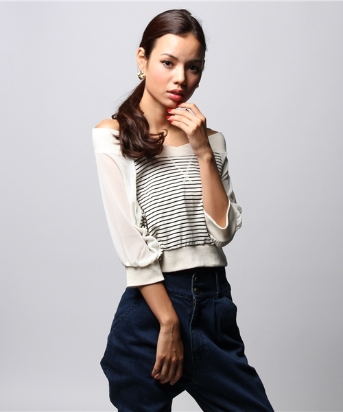 goocy(グーシー)の「Backシフォン切替ボーダーオフショルTOP(Tシャツ/カットソー・レディース・ホワイト/ネイビー/ブラック・FREE)」の13枚目の写真