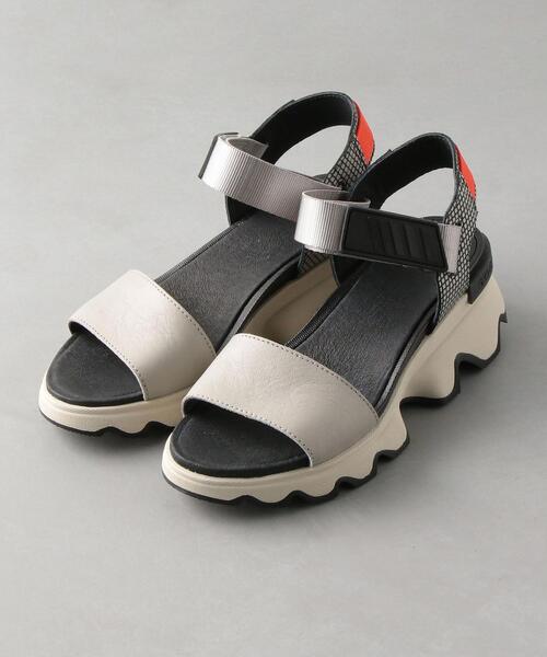 SOREL（ソレル）の「SOREL KINETIC SANDAL（サンダル・レディース・ライトグレー/ブラック・7/8/6）」の2枚目の写真