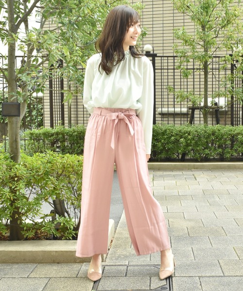 TONE SELECT WEAR(トーンセレクトウェア)の「【TONE SELECT WEAR】サテンストレートパンツ(MI)(その他パンツ・レディース・ブラック/ベージュ/ピンク/グリーン・FREE)」の4枚目の写真