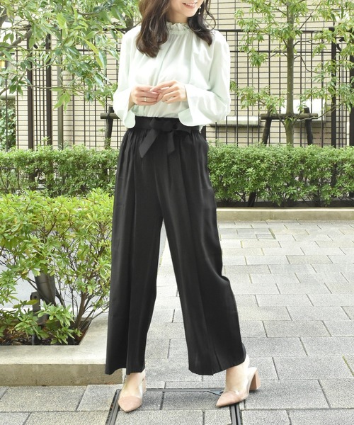 TONE SELECT WEAR(トーンセレクトウェア)の「【TONE SELECT WEAR】サテンストレートパンツ(MI)(その他パンツ・レディース・ブラック/ベージュ/ピンク/グリーン・FREE)」の2枚目の写真