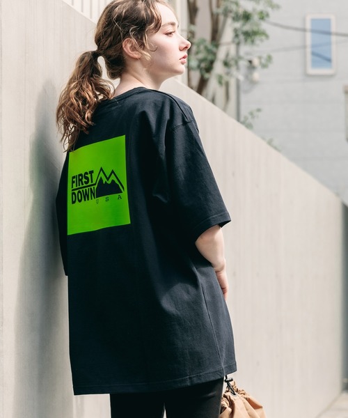 FIRST DOWN（ファーストダウン）の「FIRST DOWN/ファーストダウン LOGO REFLECTOR S/S TEE 半袖Tシャツ（Tシャツ/カットソー・メンズ・ホワイト系その他/ピンク/ブラック/ホワイト・M/L/XL）」の4枚目の写真