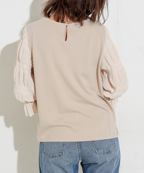 natural couture（ナチュラルクチュール）の「マジョリカプリーツ袖プルオーバー（Tシャツ/カットソー・レディース・ベージュ/オフホワイト/ライトグレー/ブラック・FREE）」の17枚目の写真