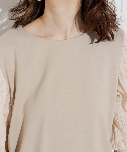 natural couture（ナチュラルクチュール）の「マジョリカプリーツ袖プルオーバー（Tシャツ/カットソー・レディース・ベージュ/オフホワイト/ライトグレー/ブラック・FREE）」の6枚目の写真