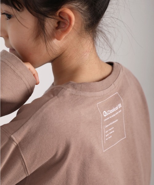classicalelf(クラシカルエルフ)の「キッズ サイドスリットロング丈ビッグシルエット無地バックプリントロングTシャツ(長袖)(Tシャツ/カットソー・キッズ・ホワイト/ブラック/ブラウン系その他/グリーン系その他・130/140/150)」の5枚目の写真