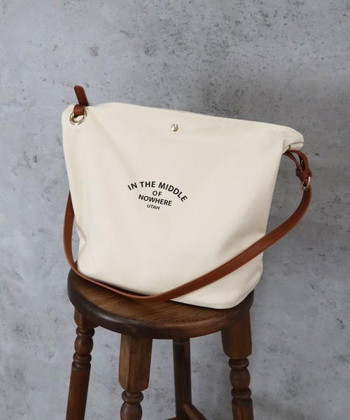 Riberry（リベリー）の「合皮ベルトショルダーバッグ（ショルダーバッグ・レディース・ブラック/ブラウン/ベージュ・FREE）」の3枚目の写真