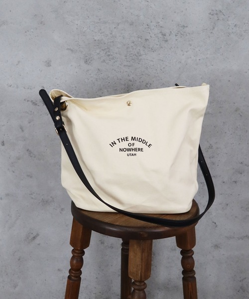 Riberry（リベリー）の「合皮ベルトショルダーバッグ（ショルダーバッグ・レディース・ブラック/ブラウン/ベージュ・FREE）」の2枚目の写真