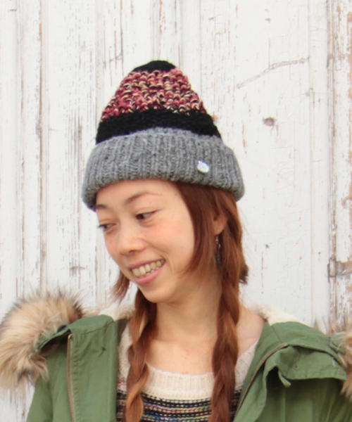 チチカカ（チチカカ）の「コンチョウールニットキャップ（ニットキャップ/ビーニー・レディース・ブラック/イエロー/オレンジ・FREE）」の2枚目の写真