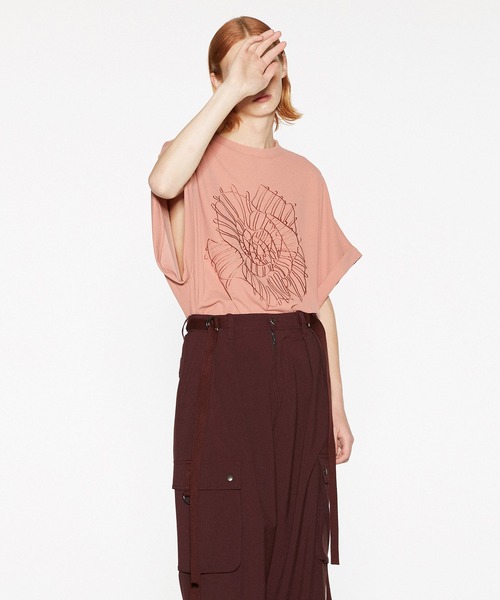 SHAREEF(シャリーフ)の「GEORGETTE JQ P/O "ABSTRACT FLOWER"(Tシャツ/カットソー・メンズ・ブラウン/ネイビー/ブラック/ピンク/ホワイト系その他・2/3/1)」の5枚目の写真