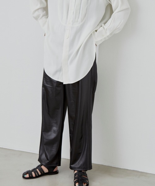 Aunt Marie's(アントマリーズ)の「レザーライクリラックスイージーパンツ(その他パンツ・レディース・ブラック/ベージュ・FREE/SMALL)」の4枚目の写真
