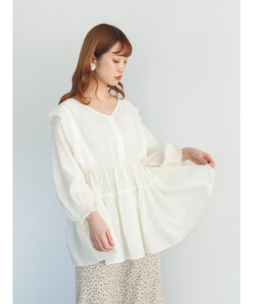 SLURR(スラ―)の「ティアード2wayフリルチュニックブラウス(シャツ/ブラウス・レディース・オフホワイト/ミント/グレイッシュベージュ・FREE)」の4枚目の写真