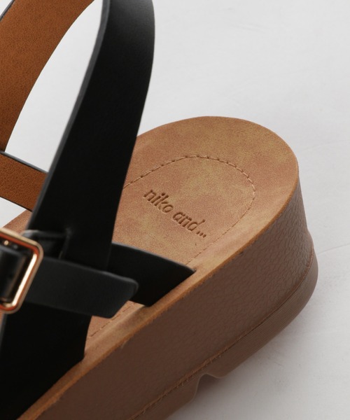 niko and...（ニコアンド）の「オリジナル厚底ネックサンダル（サンダル・レディース・ブラック/イエロー/オレンジ・SMALL/MEDIUM/LARGE）」の6枚目の写真