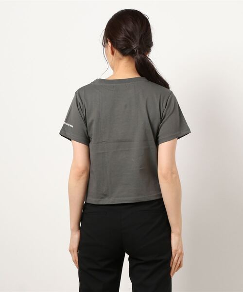 ANDGEEBEE(アンジービー)の「ドロストミニT(Tシャツ/カットソー・レディース・ホワイト/チャコールグレー・MEDIUM)」の4枚目の写真