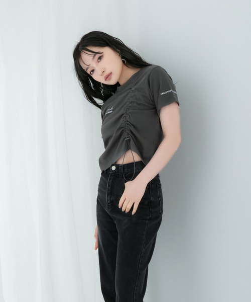 ANDGEEBEE(アンジービー)の「ドロストミニT(Tシャツ/カットソー・レディース・ホワイト/チャコールグレー・MEDIUM)」の1枚目の写真