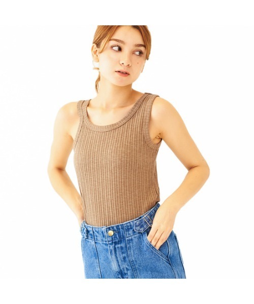 flower(フラワー)の「ショルダースリットタンクトップ(タンクトップ・レディース・ベージュ/アイボリー・FREE)」の1枚目の写真