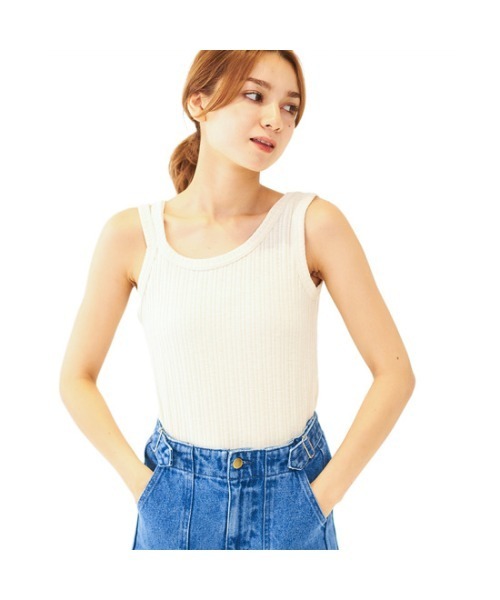 flower(フラワー)の「ショルダースリットタンクトップ(タンクトップ・レディース・ベージュ/アイボリー・FREE)」の2枚目の写真