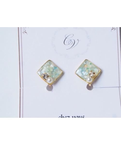 tone(トーン)の「【chez vous】SHELLY kirameki イヤリング (MA)(イヤリング・レディース・ピンク/レインボー/グリーン系その他/ブルー系その他/イエロー系その他/ブラウン/その他/イエロー/ゴールド/ナチュラル/グリーン系その他2/スカイブルー/パープル/その他2/マスタード/グリーン/オレンジ系その他/パープル系その他/ブルー/その他3/ピンク系その他/ライトパープル・FREE)」の9枚目の写真