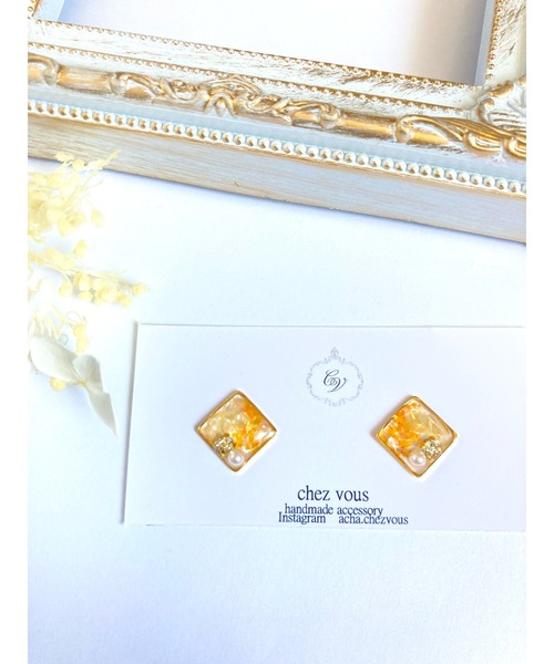 tone(トーン)の「【chez vous】SHELLY kirameki イヤリング (MA)(イヤリング・レディース・ピンク/レインボー/グリーン系その他/ブルー系その他/イエロー系その他/ブラウン/その他/イエロー/ゴールド/ナチュラル/グリーン系その他2/スカイブルー/パープル/その他2/マスタード/グリーン/オレンジ系その他/パープル系その他/ブルー/その他3/ピンク系その他/ライトパープル・FREE)」の12枚目の写真