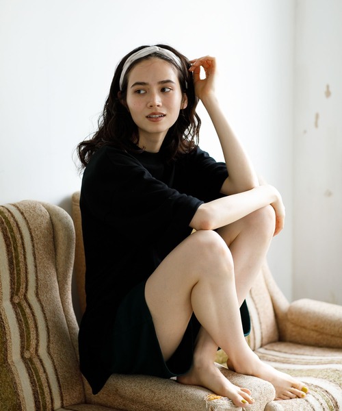 koe（コエ）の「ミニ裏毛モックネック半袖Tシャツ*（Tシャツ/カットソー・レディース・グレー/ホワイト/イエロー/ブラック/ミント・L/S/M）」の3枚目の写真