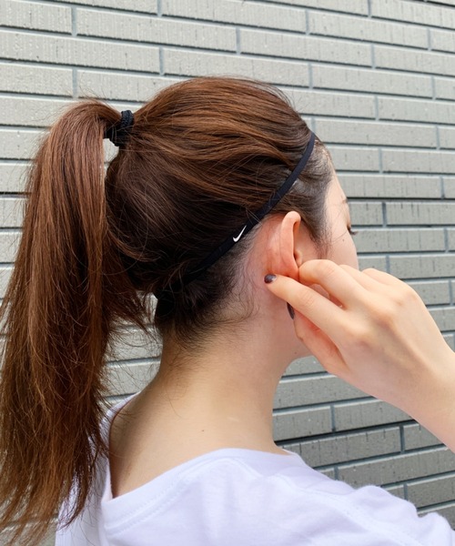 NIKE（ナイキ）の「NIKE(ナイキ)/8本セット スウッシュ スポーツ細ヘッドバンド 8パック（ヘアバンド・レディース・その他1/その他2/その他3/その他4・FREE）」の14枚目の写真