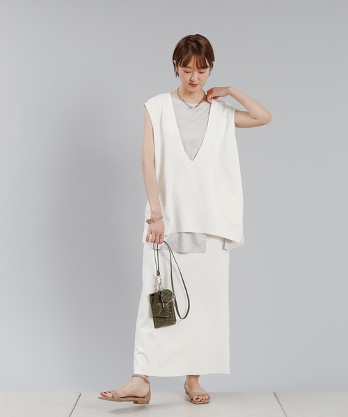 DouDou(ドゥドゥ)の「SET UP カットソー深Vベスト(ベスト・レディース・ブラック/オフホワイト/ボルドー・FREE)」の5枚目の写真