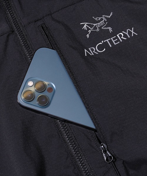 ARC'TERYX（アークテリクス）の「ARC'TERYX/アークテリクス SQUAMISH HOODY Men's ワンポイント ブランドロゴ パーカー（マウンテンパーカー・メンズ・ブラック・S/M/L）」の10枚目の写真