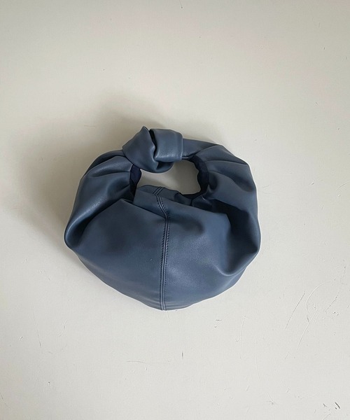 CANAL JEAN（キャナルジーン）の「HELOYSE(エロイーズ) クロワッサンミニバッグ（ハンドバッグ・レディース・ブラック/グレー/ブルー・ONE SIZE）」の9枚目の写真