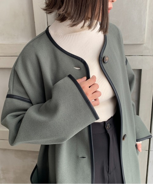 moment+（モーメントプラス）の「ニットメルトンパイピングノーカラーロングコート（ノーカラーコート・レディース・チャコールグレー/ブラック/ベージュ/ブラウン/オレンジ/グリーン/アイボリー/グレー系その他/ブラウン系その他/カーキ・S/M/L）」の9枚目の写真