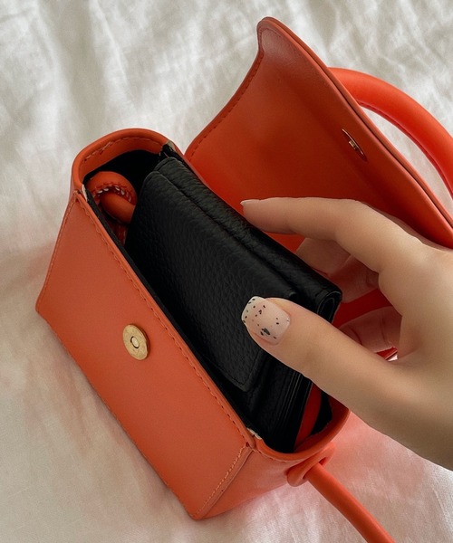 etade（エタード）の「ミニボックス 2wayバッグ etda10（ショルダーバッグ・レディース・ブラック/オフホワイト/オレンジ/グリーン/ライトベージュ・FREE）」の21枚目の写真