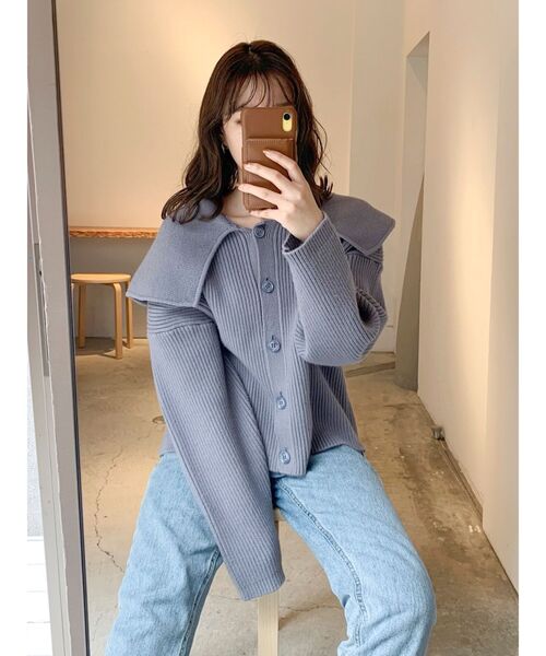 dazzlin(ダズリン)の「ビッグカラーボタンニットトップス(ニット/セーター・レディース・オフホワイト/ブルー/モカ・FREE)」の8枚目の写真