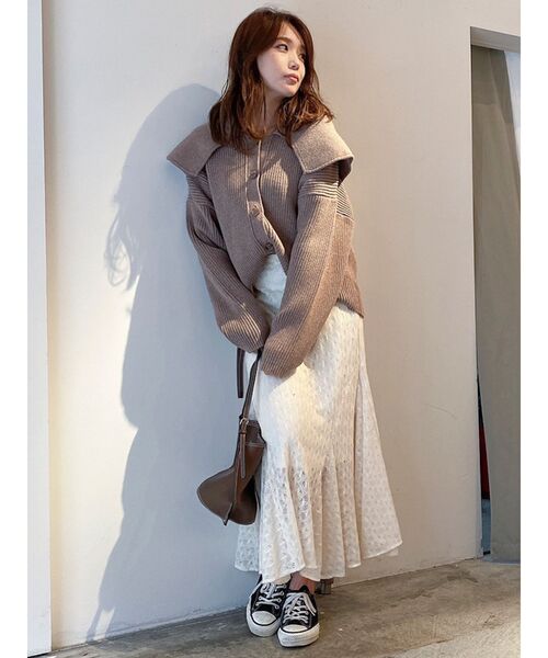 dazzlin(ダズリン)の「ビッグカラーボタンニットトップス(ニット/セーター・レディース・オフホワイト/ブルー/モカ・FREE)」の10枚目の写真