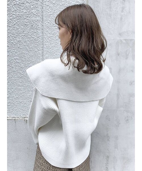 dazzlin(ダズリン)の「ビッグカラーボタンニットトップス(ニット/セーター・レディース・オフホワイト/ブルー/モカ・FREE)」の19枚目の写真