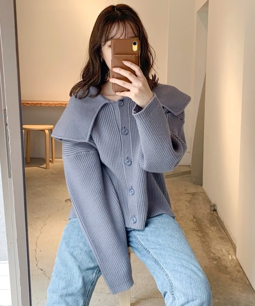 dazzlin(ダズリン)の「ビッグカラーボタンニットトップス(ニット/セーター・レディース・オフホワイト/ブルー/モカ・FREE)」の3枚目の写真