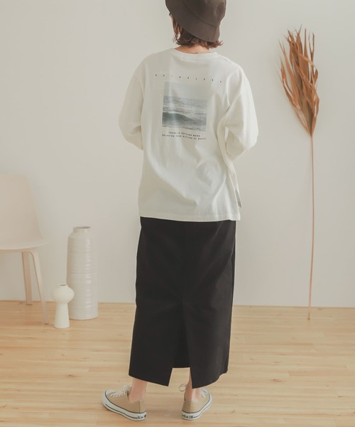SENSE OF PLACE by URBAN RESEARCH(センスオブプレイスバイアーバンリサーチ)の「グラフィックロゴTシャツ(Tシャツ/カットソー・レディース・ホワイト系その他/オフホワイト・ONE)」の1枚目の写真