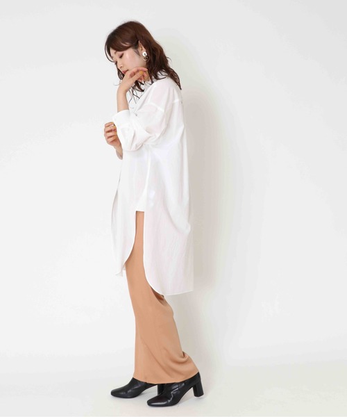 Jines（ジネス）の「バンドカラーラウンドスリットロングシャツ（シャツ/ブラウス・レディース・ブルー/オフホワイト/ベージュ・38）」の4枚目の写真