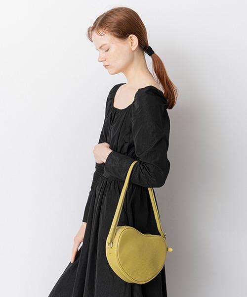 Casselini（キャセリーニ）の「Casselini(キャセリーニ)ハートビーンズショルダーバッグ（ショルダーバッグ・レディース・ブラック/ライム/アイボリー/ボルドー・FREE）」の10枚目の写真