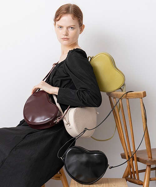 Casselini（キャセリーニ）の「Casselini(キャセリーニ)ハートビーンズショルダーバッグ（ショルダーバッグ・レディース・ブラック/ライム/アイボリー/ボルドー・FREE）」の11枚目の写真