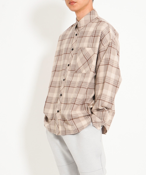 VENCEEXCHANGE（ヴァンスエクスチェンジ）の「バック刺繍チェックシャツ（シャツ/ブラウス・メンズ・ベージュ/ブルー・M/L）」の2枚目の写真