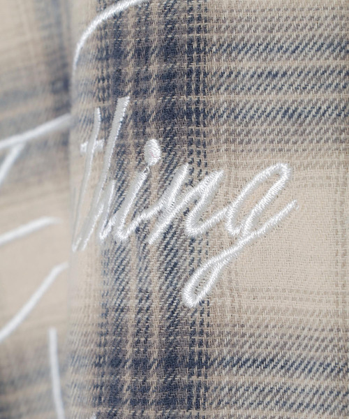 VENCEEXCHANGE（ヴァンスエクスチェンジ）の「バック刺繍チェックシャツ（シャツ/ブラウス・メンズ・ベージュ/ブルー・M/L）」の9枚目の写真