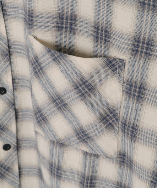 VENCEEXCHANGE（ヴァンスエクスチェンジ）の「バック刺繍チェックシャツ（シャツ/ブラウス・メンズ・ベージュ/ブルー・M/L）」の4枚目の写真