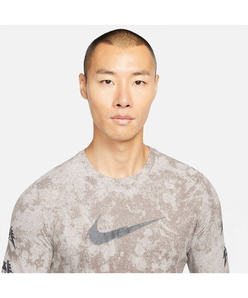 NIKE（ナイキ）の「ナイキ NIKE ナイキ DF STRY PCK HLD L/S Tシャツ（Tシャツ/カットソー・メンズ・グレー/オリーブ・M/3L/LL/L/S）」の10枚目の写真