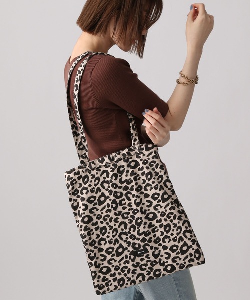 A part by（アパートバイ）の「ポータブルトートバッグ　257394（ショルダーバッグ・レディース・カーキ/ライトベージュ/ベージュ系その他/ブルー/ホワイト/ホワイト系その他2/グリーン系その他6/オフホワイト/ホワイト系その他3/キャメル/ベージュ/ライトブラウン/ライトブルー/ブラック/ナチュラル/ブラウン系その他・FREE）」の11枚目の写真