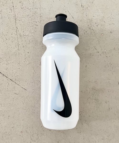 NIKE(ナイキ)の「NIKE(ナイキ)/ビッグ マウス 650ml スクイズボトル 2.0 22Ozウォーターボトル 水筒/BIG-MOUTH BOTTLE(水筒・レディース・パープル/ブルー/レッド/イエロー/ブラック/オリーブ/ブラック系その他/ピンク/ピンク系その他/ブラック系その他2・FREE)」の3枚目の写真