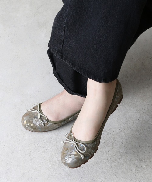 coca（ANDEX shoes product）（コカ）の「coca / ラウンドトゥ フラット リボン バレエパンプス（パンプス・レディース・ブラック/ホワイト/グリーン・22.5cm/23cm/23.5cm/24cm/24.5cm）」の3枚目の写真