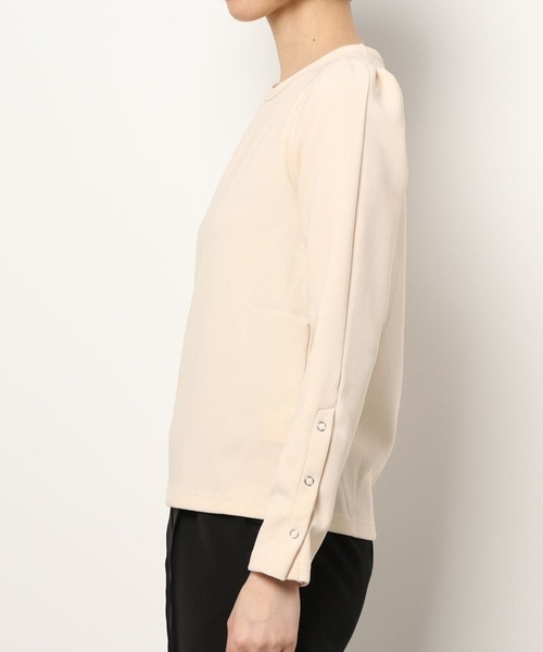 Ambre Neige（アンブルネージュ）の「袖スリットボタントップス／【WEB/EC限定商品】（Tシャツ/カットソー・レディース・ダークブラウン/ベージュ/アイボリー・FREE）」の20枚目の写真