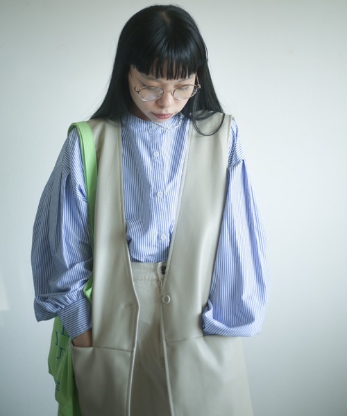 spoon store（スプーンストア）の「フェイクレザーベスト（ベスト・レディース・ブラック/グレー系その他・フリー）」の3枚目の写真