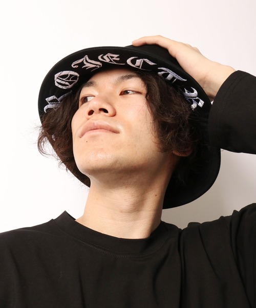 ByTheR（バイザアール）の「BYTHER 韓国ブランド クロス刺繍ハット（ハット・メンズ・ブラック・FREE）」の2枚目の写真