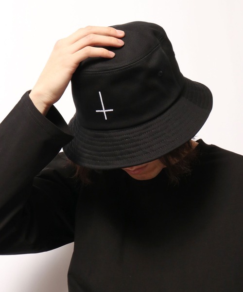 ByTheR（バイザアール）の「BYTHER 韓国ブランド クロス刺繍ハット（ハット・メンズ・ブラック・FREE）」の11枚目の写真