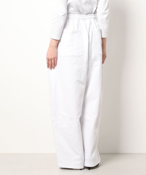 WHITELAND（ホワイトランド）の「WHITELAND/ホワイトランド/WIDE SWEAT PANTS/ワイドスウェットパンツ（スウェットパンツ・レディース・チャコール/ホワイト・FREE）」の6枚目の写真
