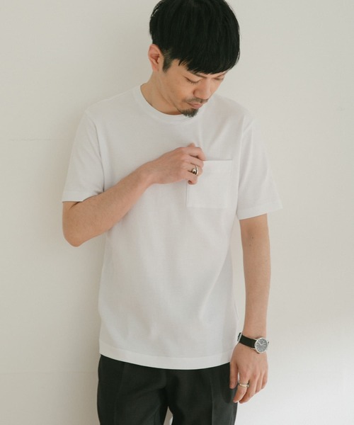 ITEMS URBANRESEARCH(アイテムズ アーバンリサーチ)の「ポンチ クルーネックポケットTシャツ(Tシャツ/カットソー・メンズ・オフホワイト/ブラック/ブラウン・LARGE/MEDIUM)」の5枚目の写真