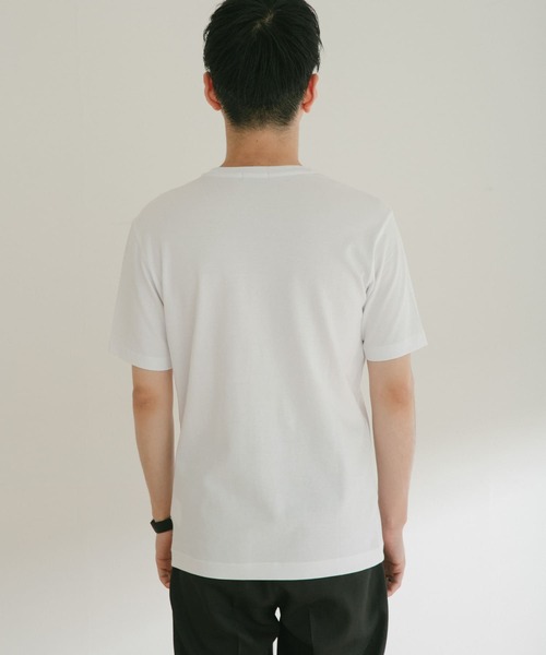 ITEMS URBANRESEARCH(アイテムズ アーバンリサーチ)の「ポンチ クルーネックポケットTシャツ(Tシャツ/カットソー・メンズ・オフホワイト/ブラック/ブラウン・LARGE/MEDIUM)」の12枚目の写真